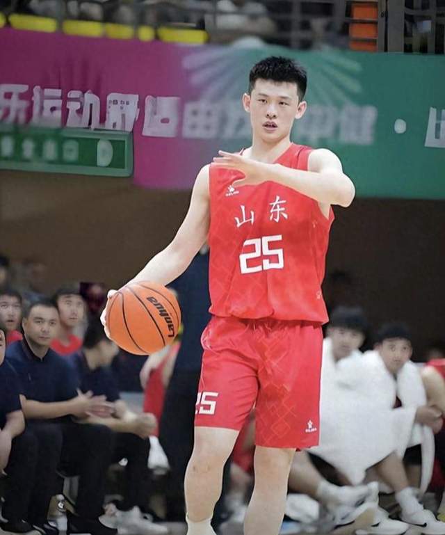 热刺三人申请离队,德泽尔比:想走就带报价来