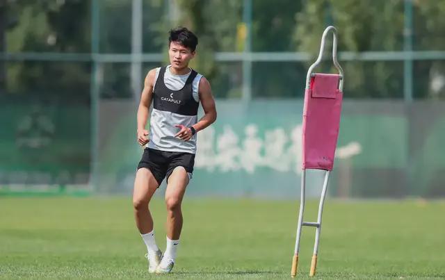 于大宝：安东尼奥是工作狂；他给中国足球带来独特体系